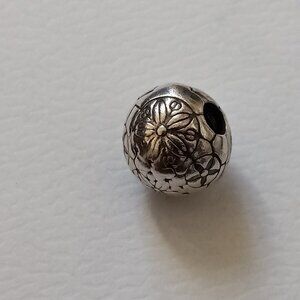 Pandora flower design clip